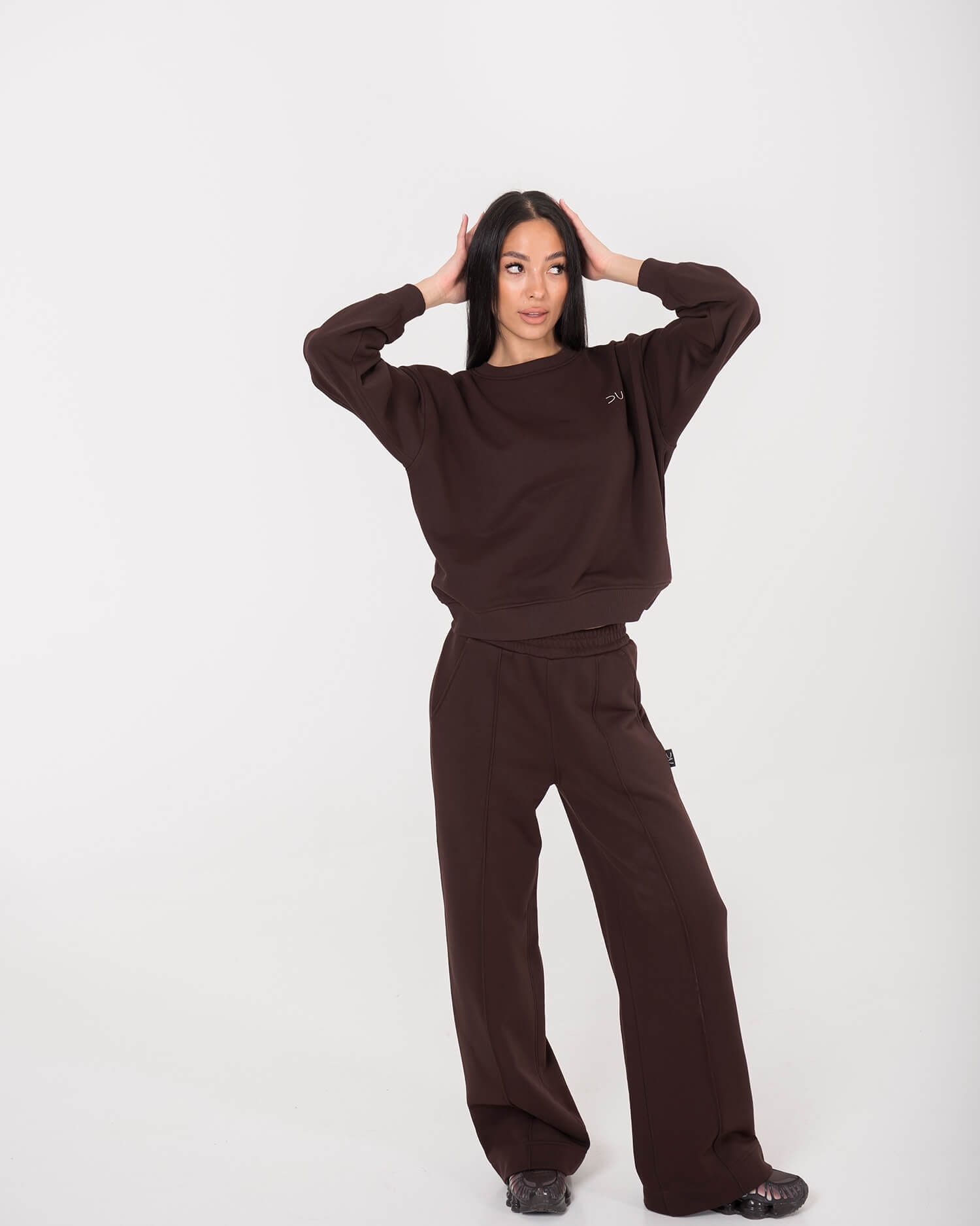 Rudas minimalistinis džemperis moterims