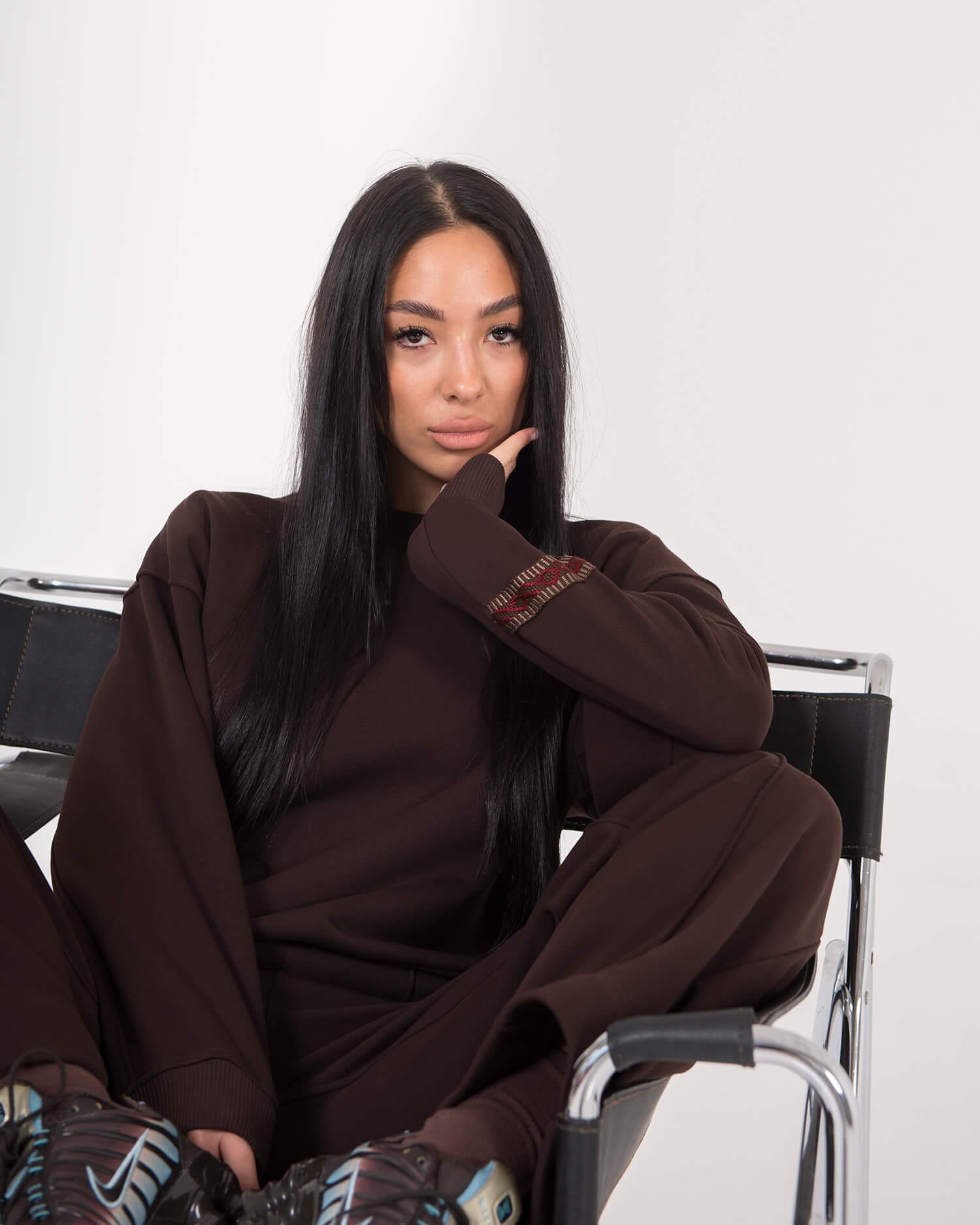 Minimalistinis džemperis su austa juosta BABA / Espresso - Image 5