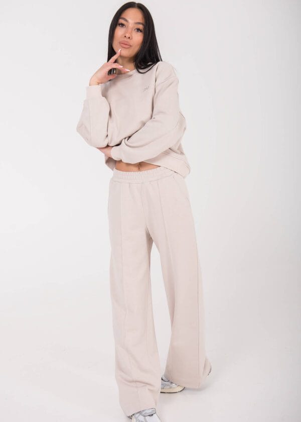 kreminės spalvos minimalistinis džemperis moterims vasarai