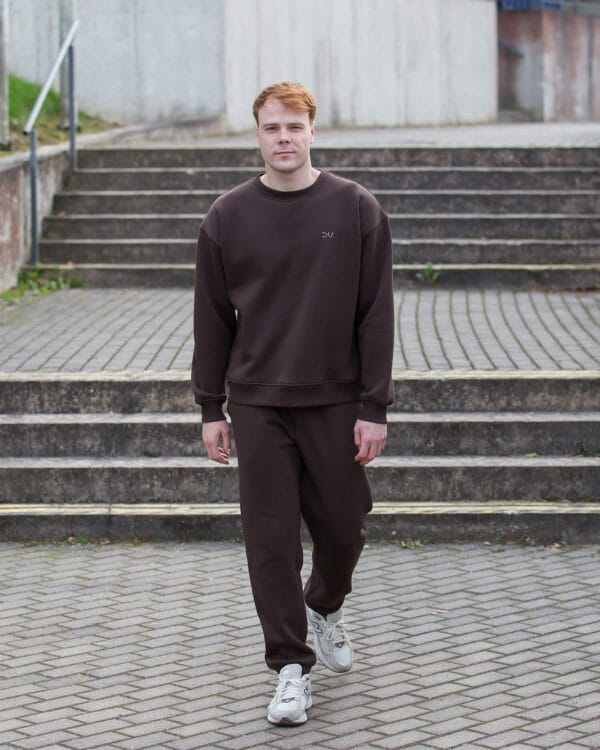 Šiltas rudos spalvos džemperis vyrams