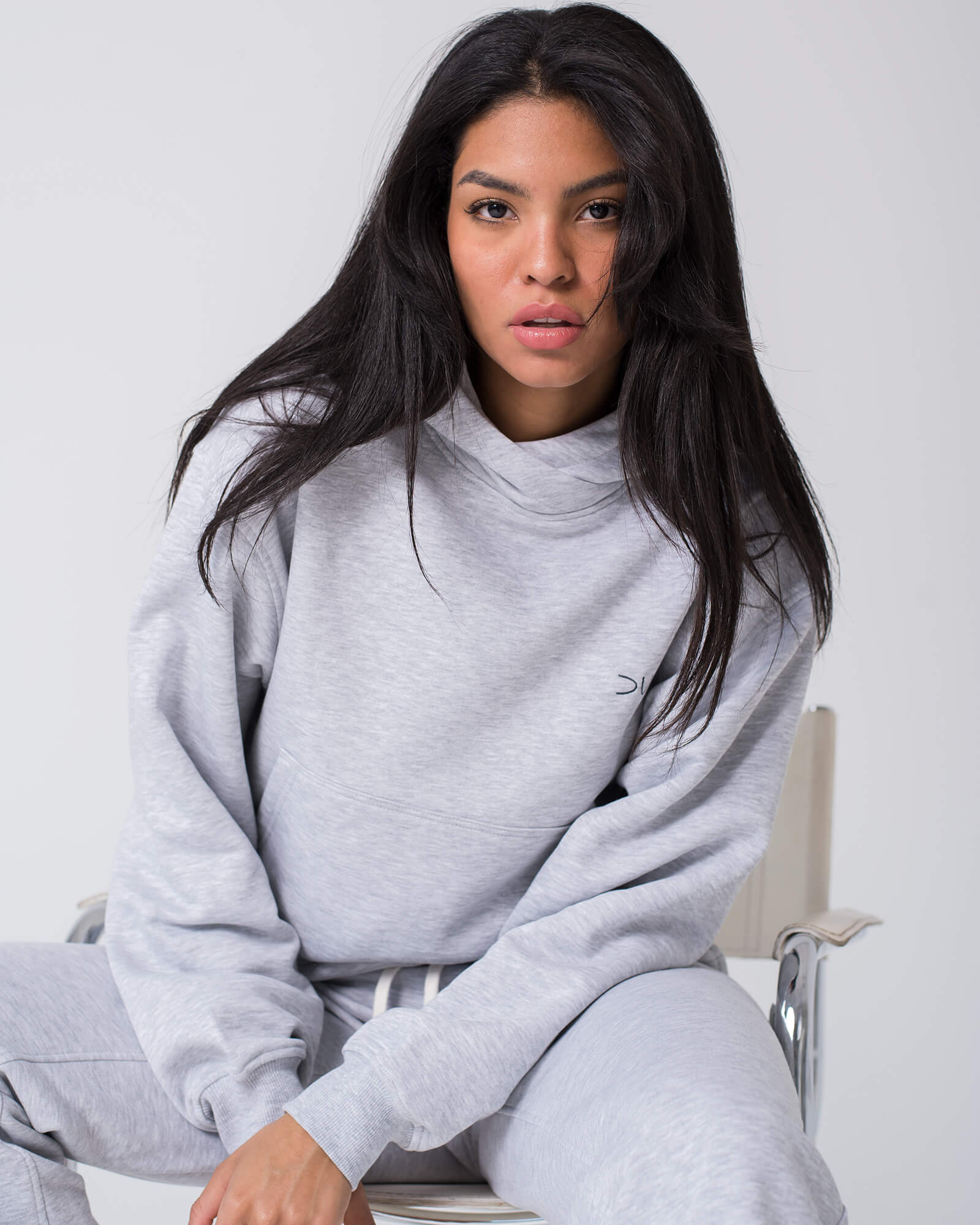 Džemperis su gobtuvu moterims / Pilkas - Image 4