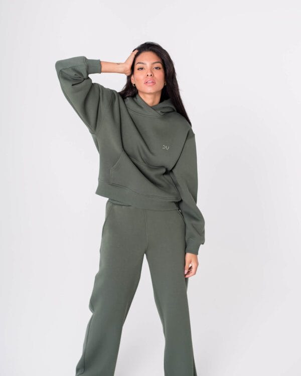 stilingas laisvalaikio kostiumas moterims su gobtuvu