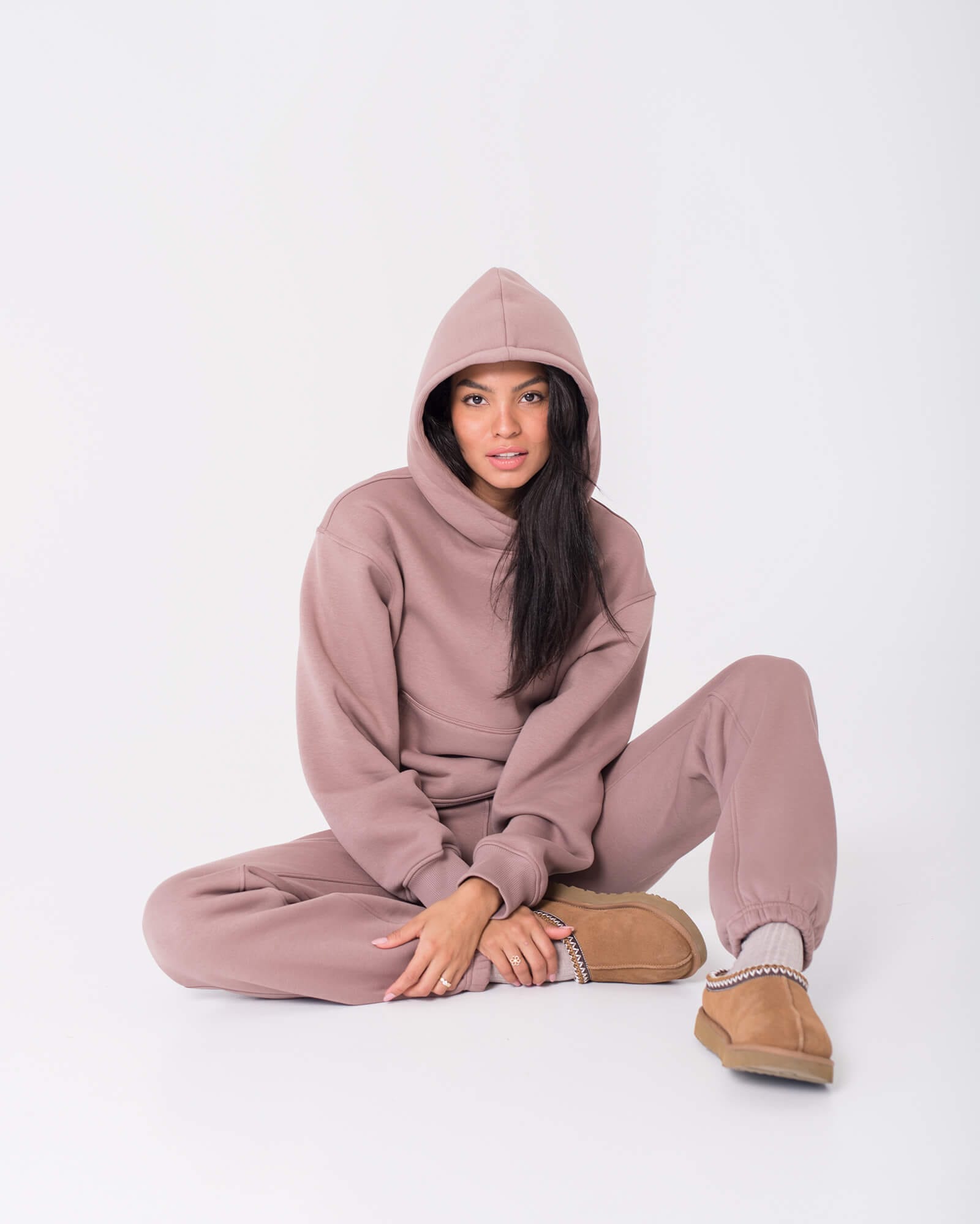 Šiltas kakavinės spalvos džemperis