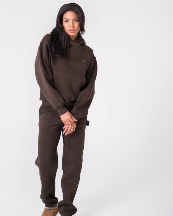 rudas laisvalaikio kostiumas su gobtuvu moterims