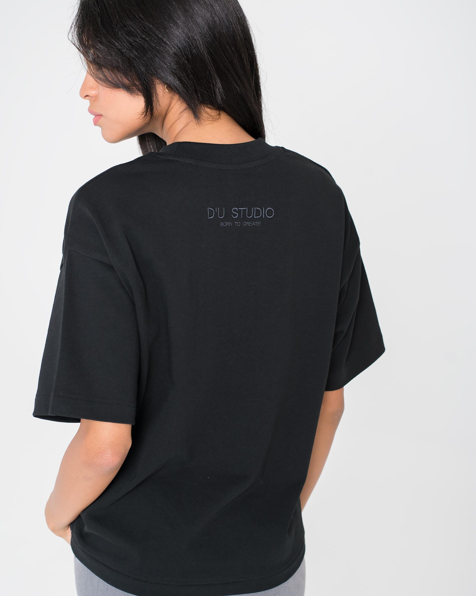 Juodi unisex marškinėliai basic - Image 2