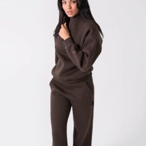 šiltas džemperis moterims rudos spalvos