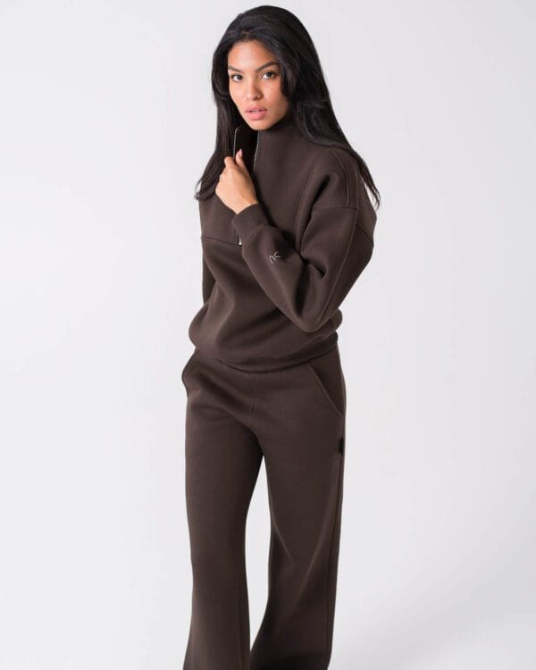 šiltas džemperis moterims rudos spalvos