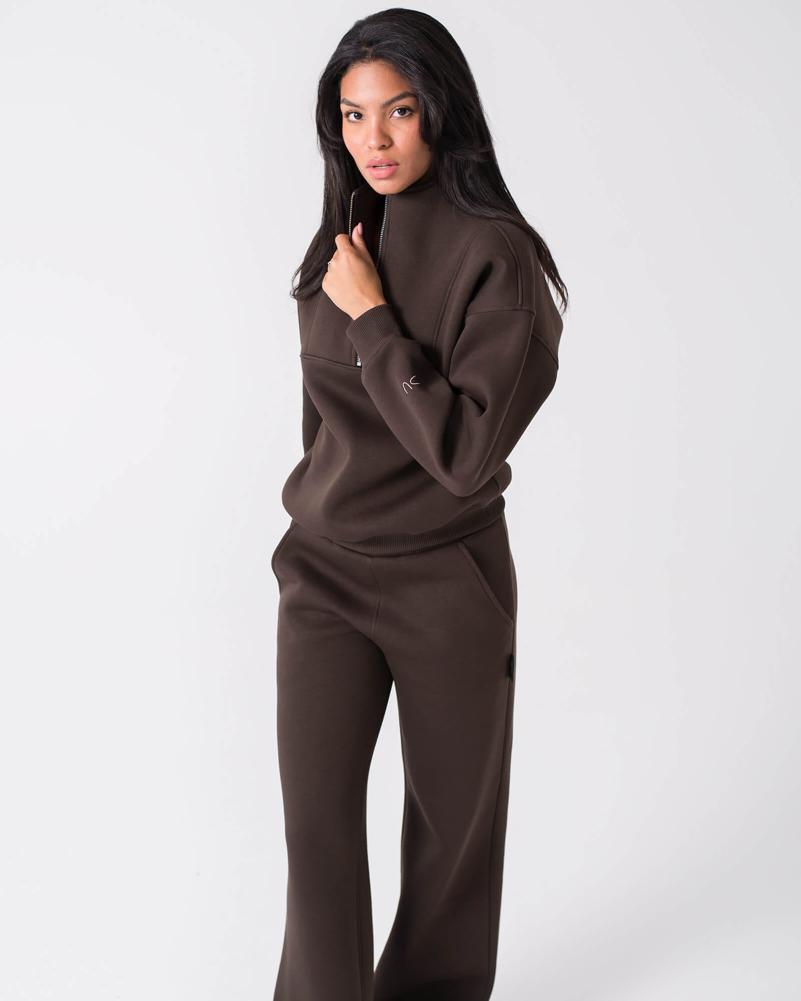 šiltas džemperis moterims rudos spalvos