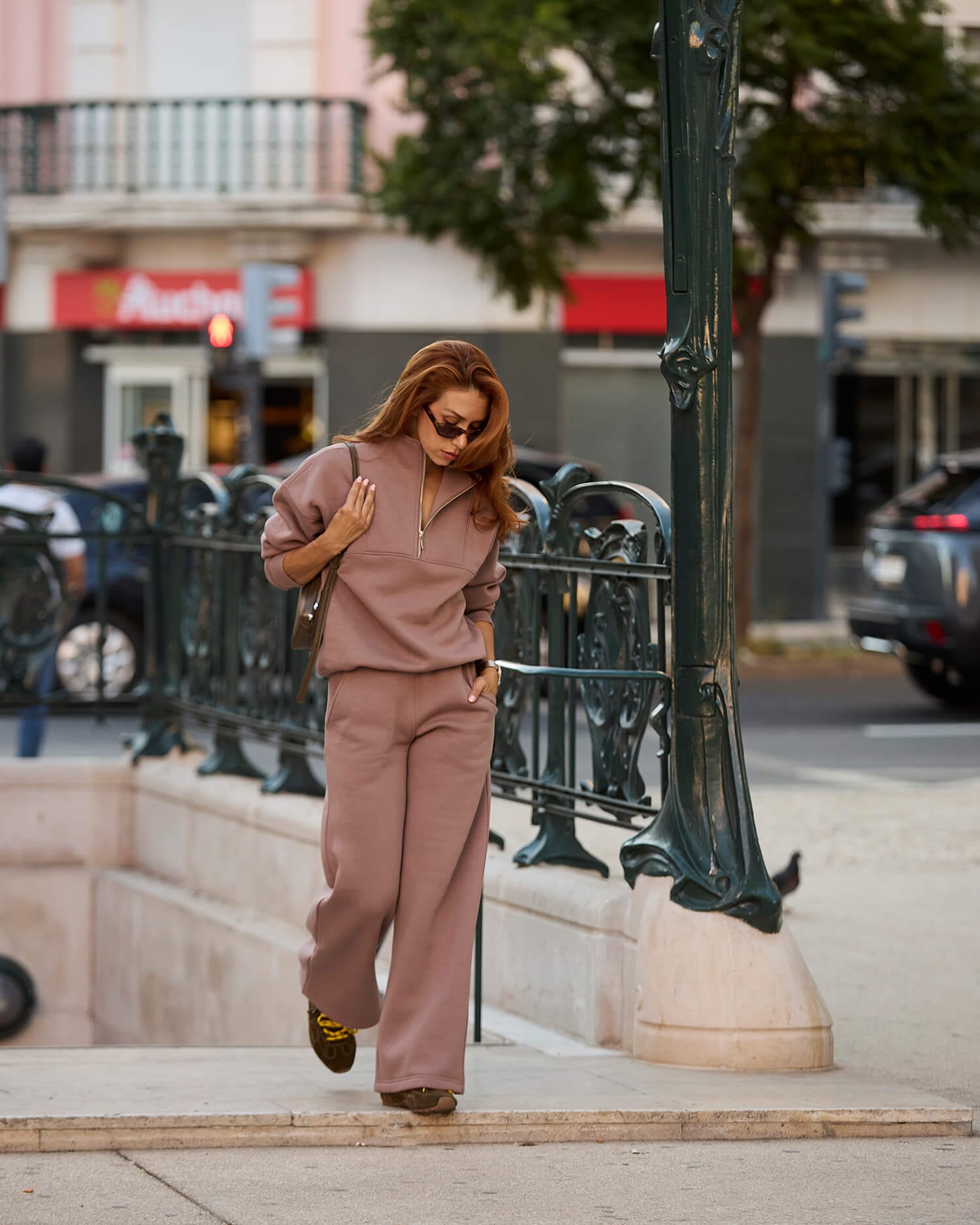 laisvalaikio kostiumas moterims ainė