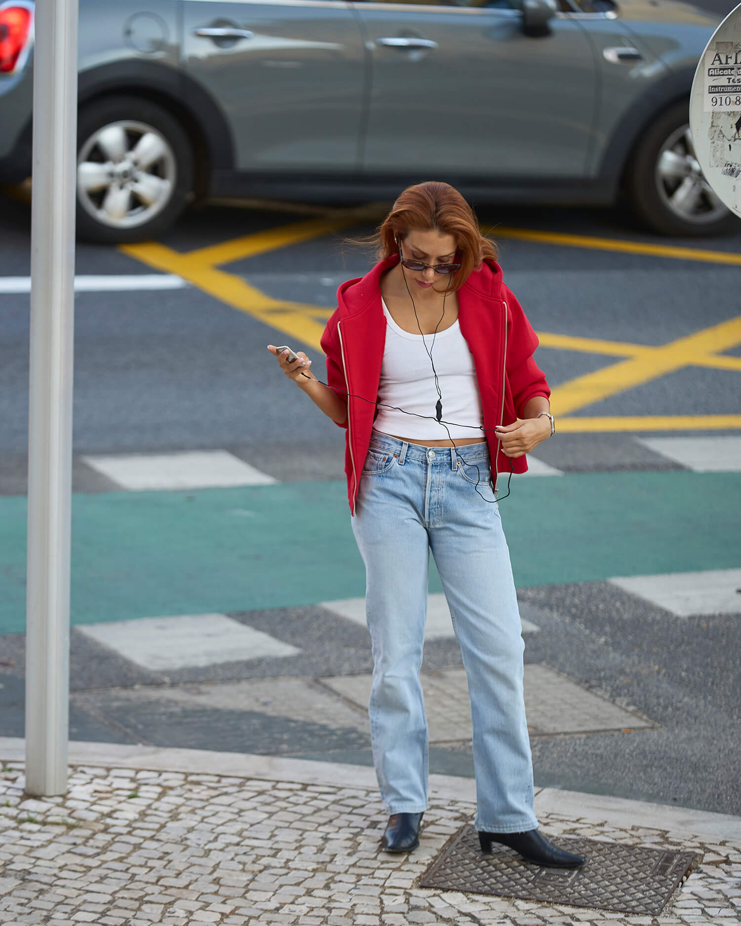 Džemperis su užtrauktuku ir gobtuvu / Raudonas - Image 4